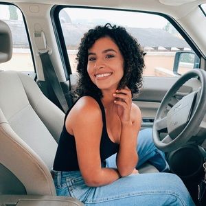 Meet your Posher, Paola